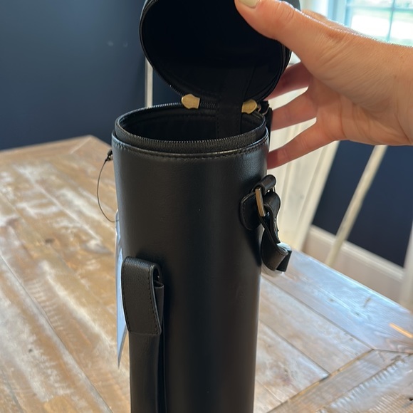 Leather Singular Wine Bottle Holder - Picture 3 of 3